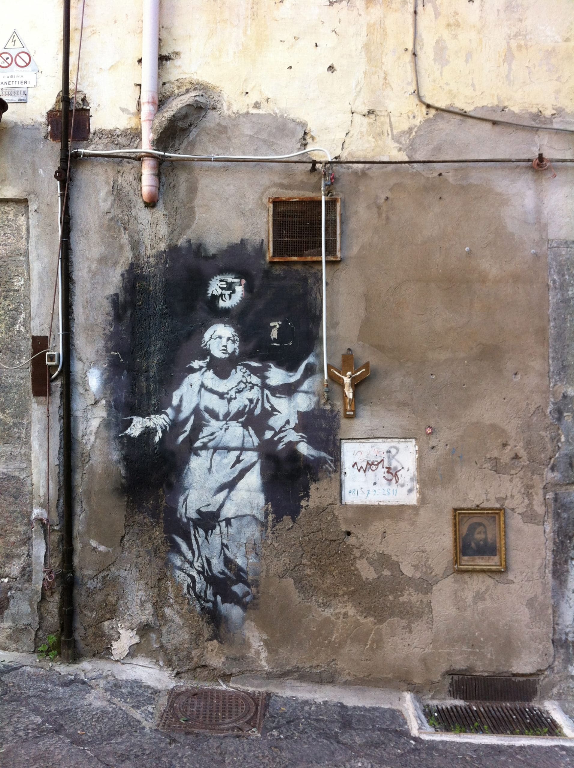 Streetart in Napoli: Nikolaus und BANKSY-Madonna | Kunst und Reisen