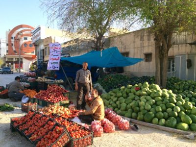 Iran: Straßenverkauf bei Kazerun Iran. Foto © Welz (2016)