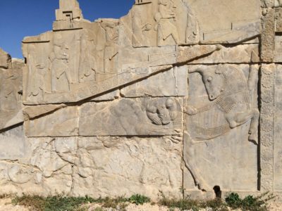 Persepolis: Berühmtes Relief "Der Löwe reißt einen Stier" Foto © Welz (2016)